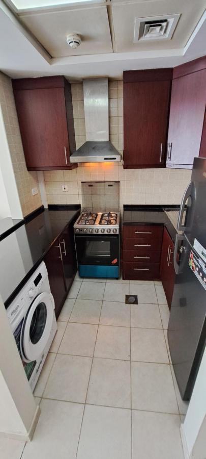 شقة Dg83 Studio Flat, Close To The Gardens Metro Station 5 Min Walkable دبي المظهر الخارجي الصورة