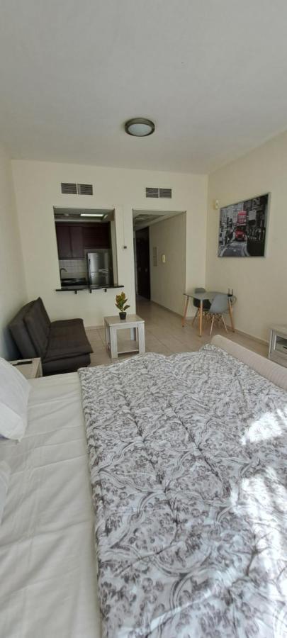 شقة Dg83 Studio Flat, Close To The Gardens Metro Station 5 Min Walkable دبي المظهر الخارجي الصورة